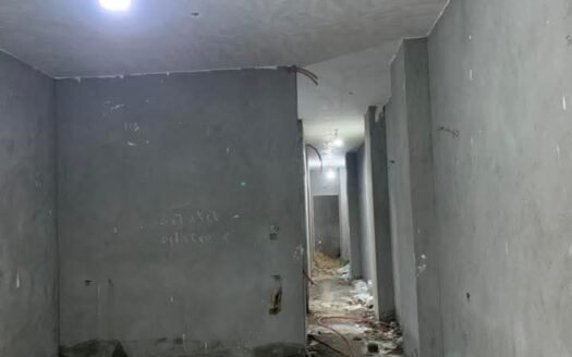للبيع شقتين بنفس الدور امام بعض بموقع مميز جدًا خلف الكورنيش مباشرة – خلف بنك CIB.